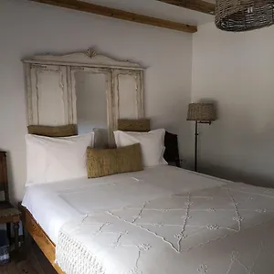 snug-independent-room.hotels-lisbon-portugal.com/