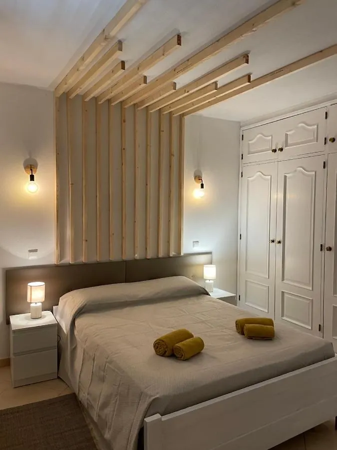 Guest house Travellers Guesthouse Lagos Portugal