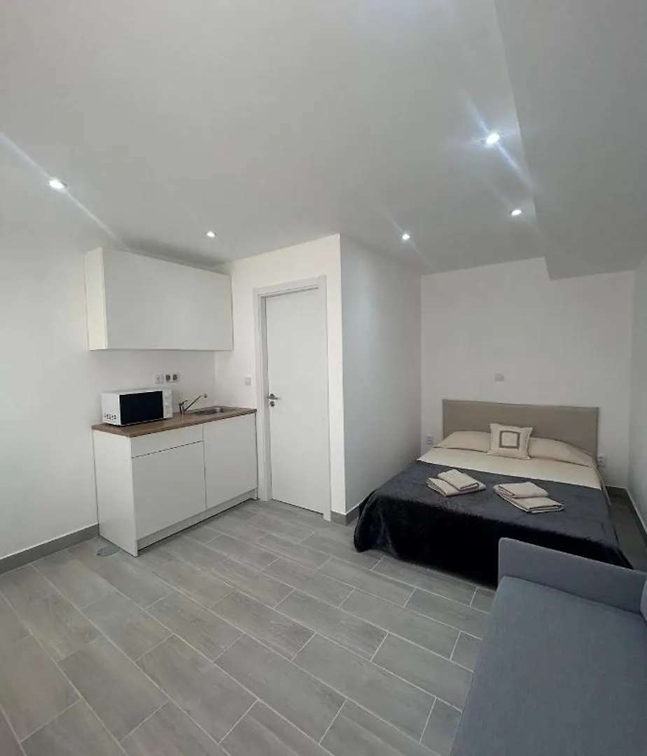 Guest house Travellers Guesthouse Lagos Portugal